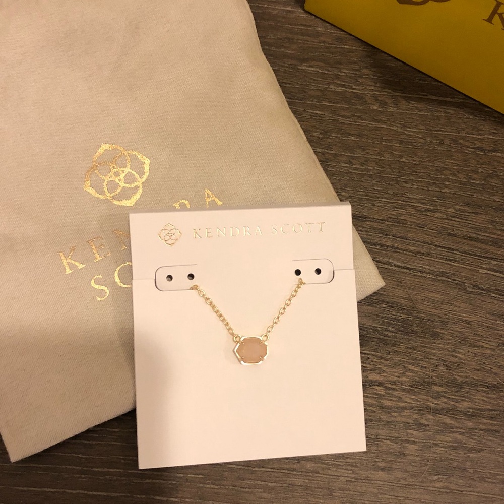 Kendra Scott Necklace